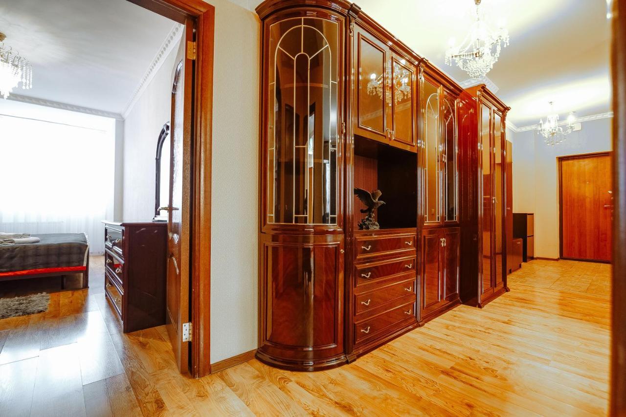 Two Bedroom Apartment On Syganak Street 64-1 أستانا المظهر الخارجي الصورة