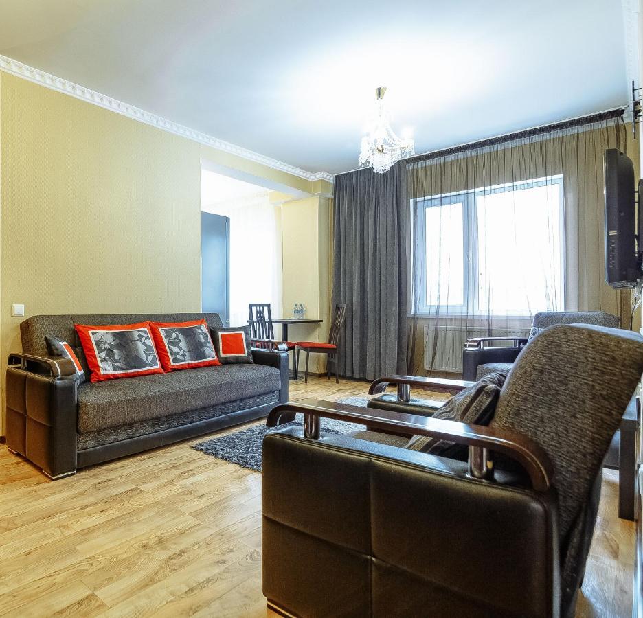 Two Bedroom Apartment On Syganak Street 64-1 أستانا المظهر الخارجي الصورة
