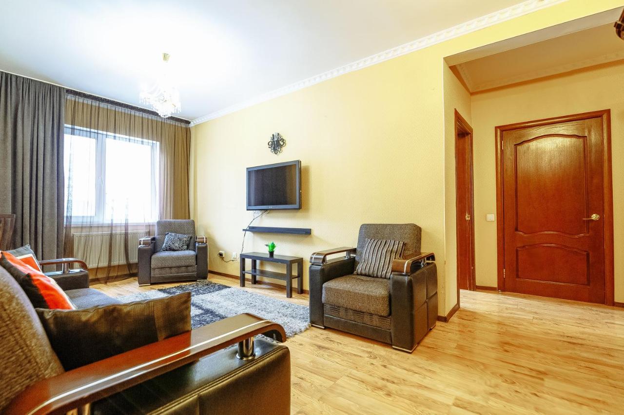 Two Bedroom Apartment On Syganak Street 64-1 أستانا المظهر الخارجي الصورة