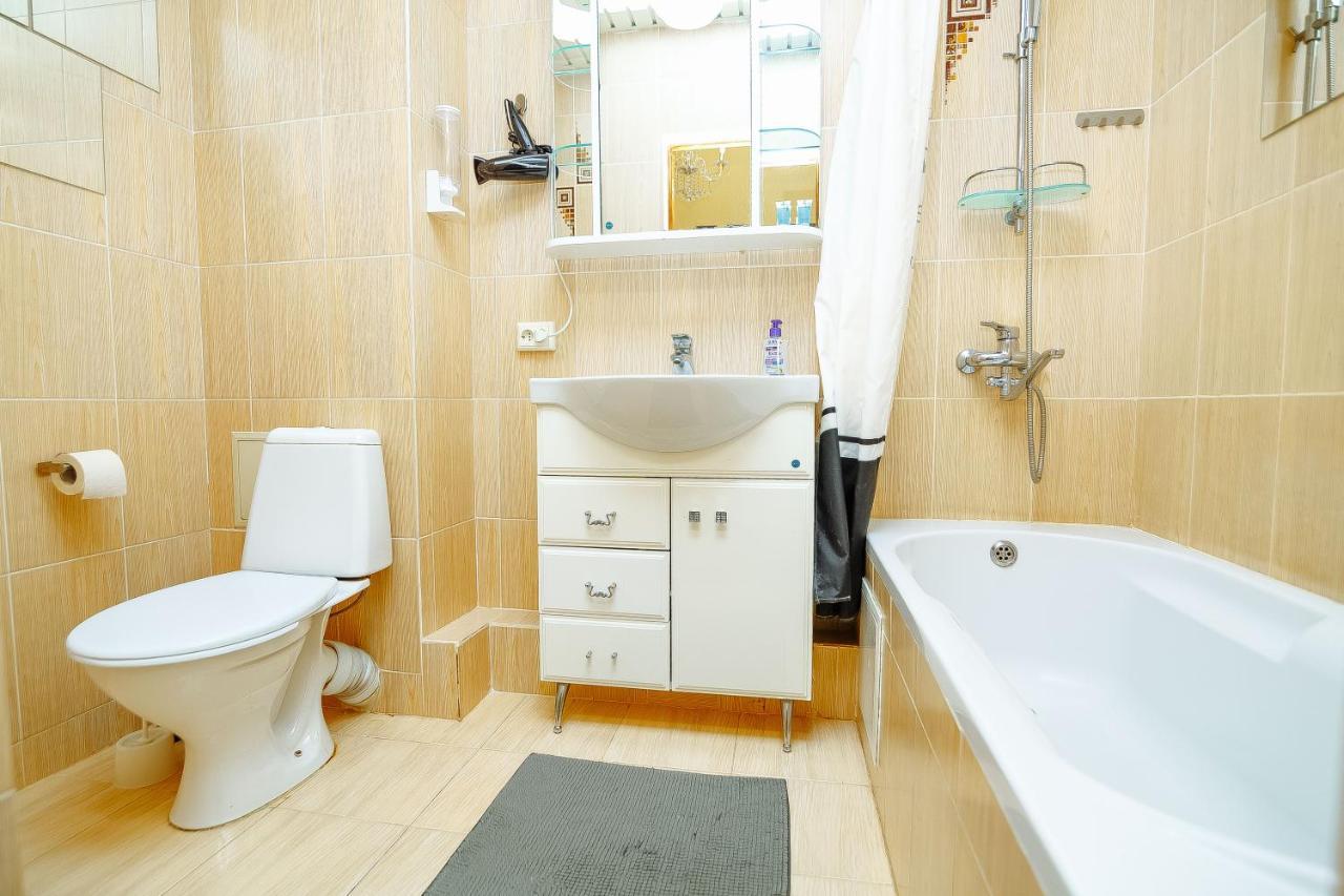 Two Bedroom Apartment On Syganak Street 64-1 أستانا المظهر الخارجي الصورة