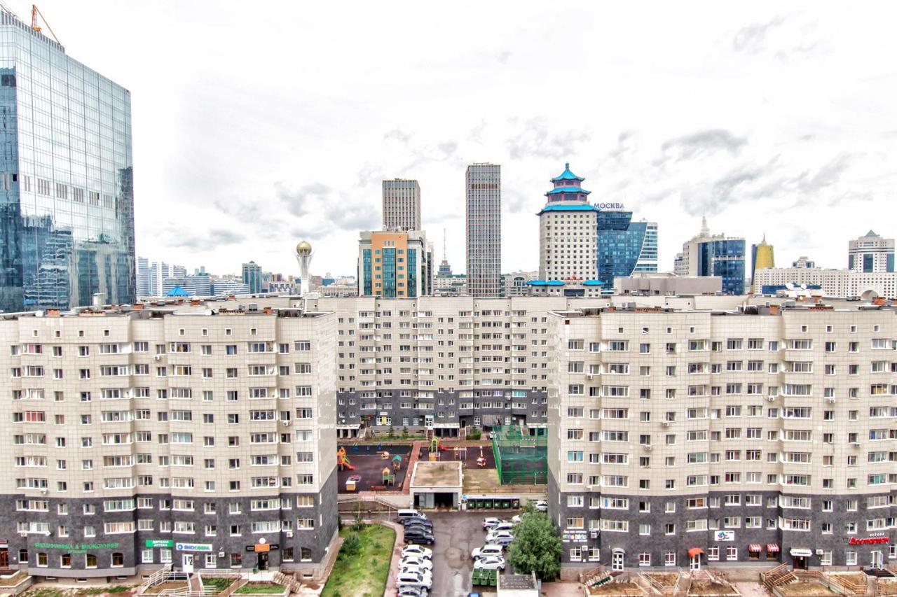 Two Bedroom Apartment On Syganak Street 64-1 أستانا المظهر الخارجي الصورة