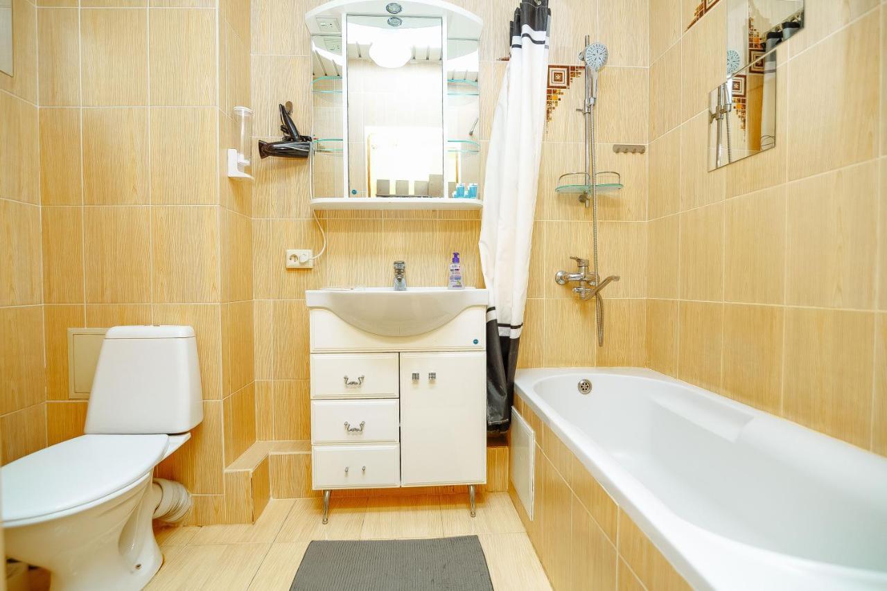 Two Bedroom Apartment On Syganak Street 64-1 أستانا المظهر الخارجي الصورة